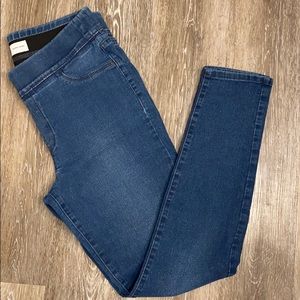 Old Navy Super Skinny Pull On Jeans